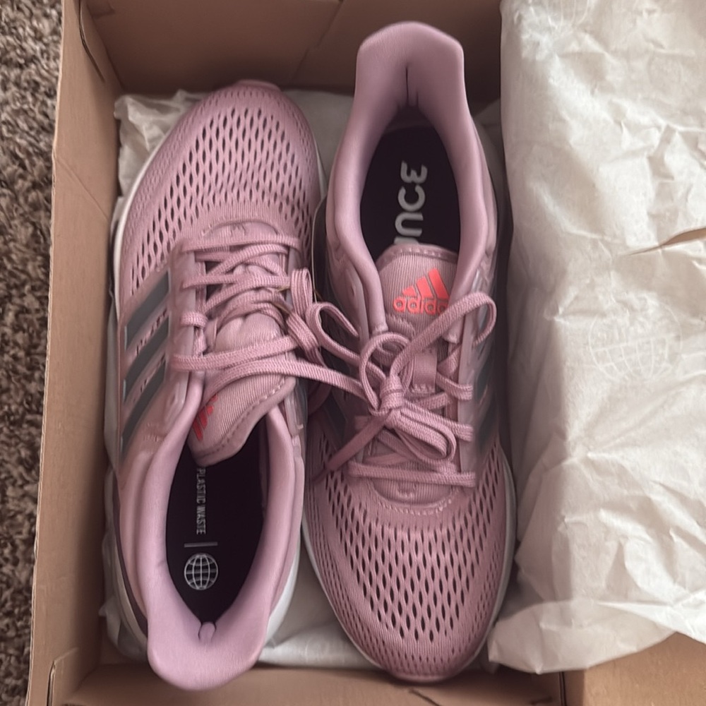 ~NEW~ Adidas Purple Sneakers with Breathable Mesh & Modern Design 8.5 GZ4075 - Picture 6 of 6
